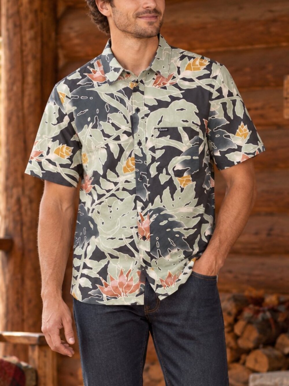 NWT $60 Volcom Leaf Print Button Front Mens Size Small Collared Shirt